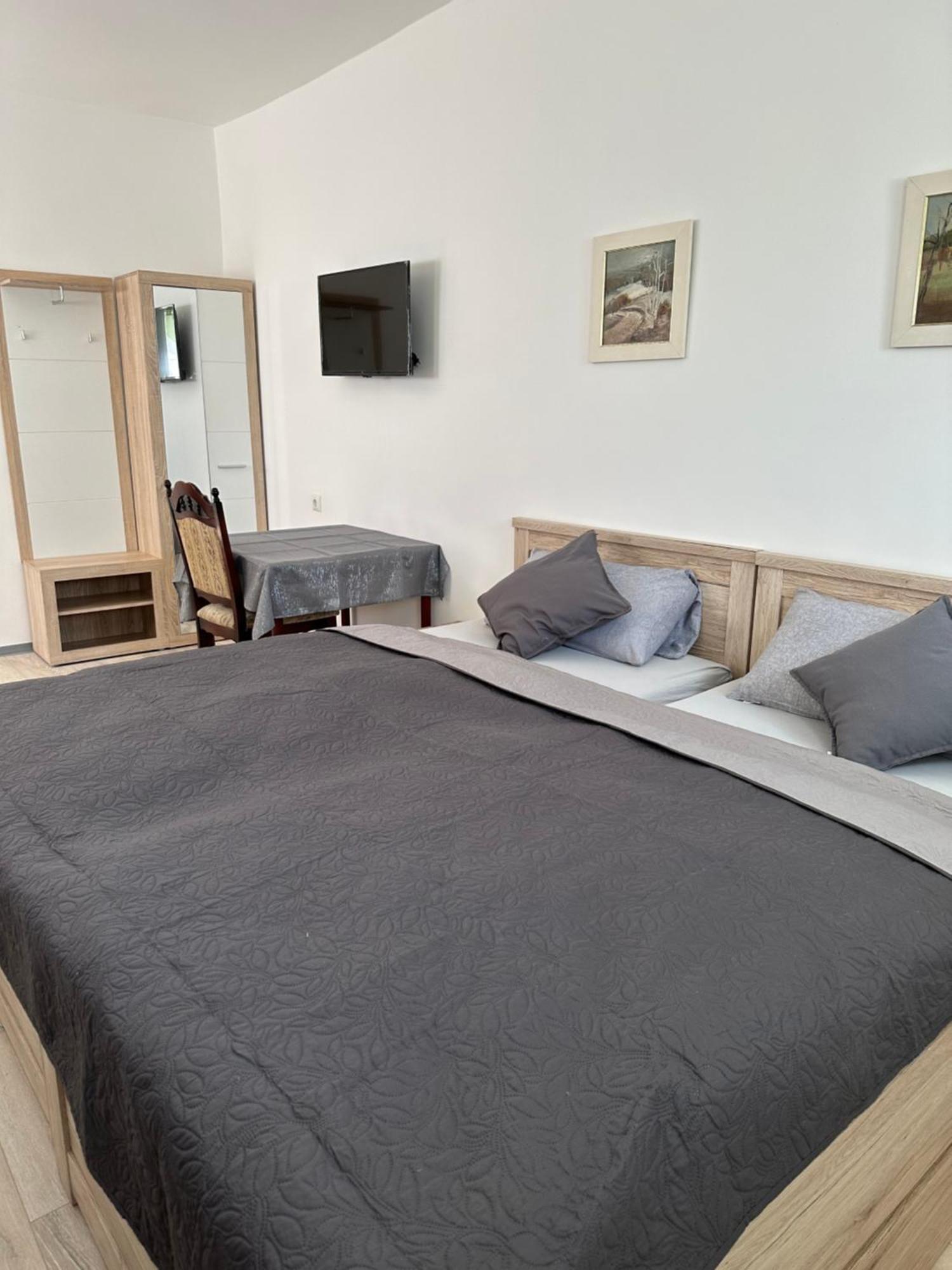Ein Zimmer Wohnung Am Markt Oelsnitz  Exteriör bild